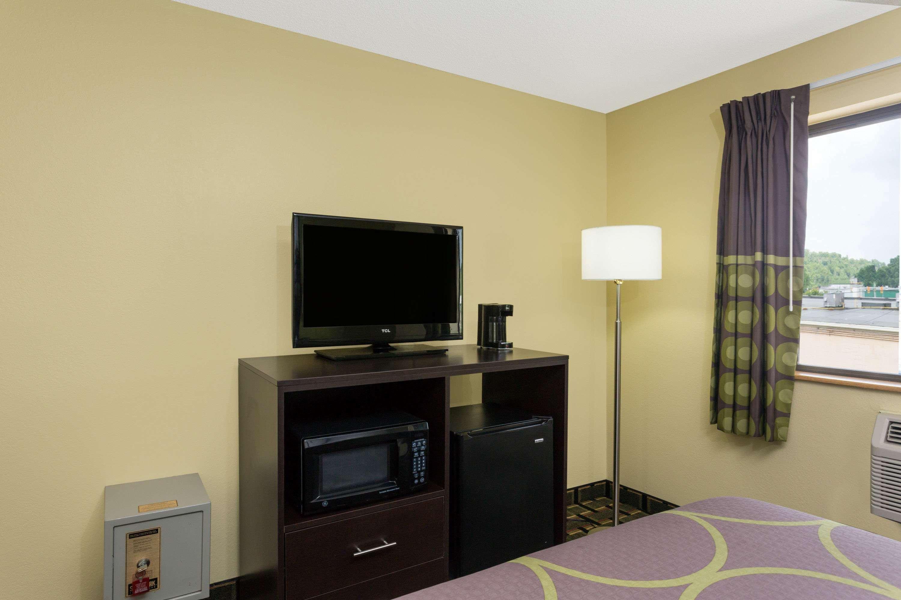 Motel Super 8 By Wyndham Marietta Exteriér fotografie